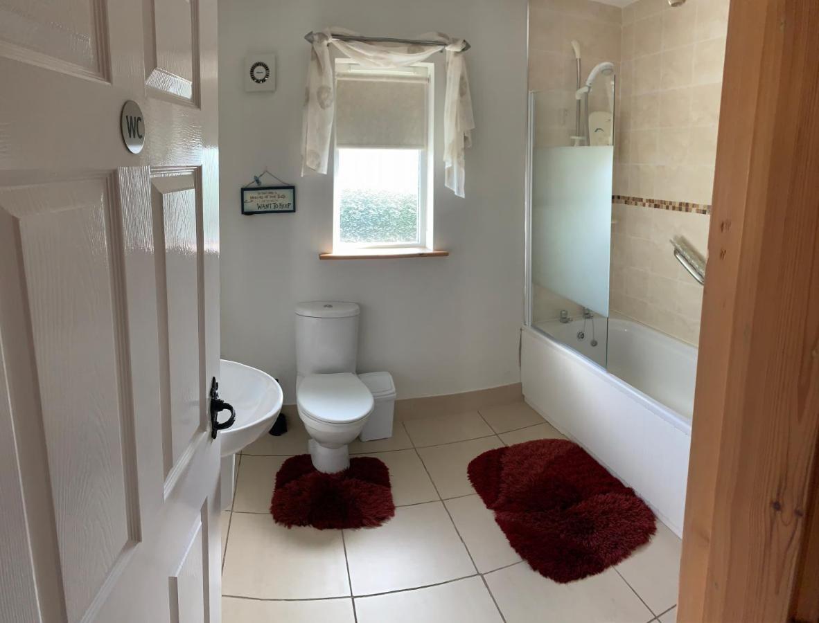Causeway Coast Country Cottage, Pet-Friendly 밸리캐슬 외부 사진