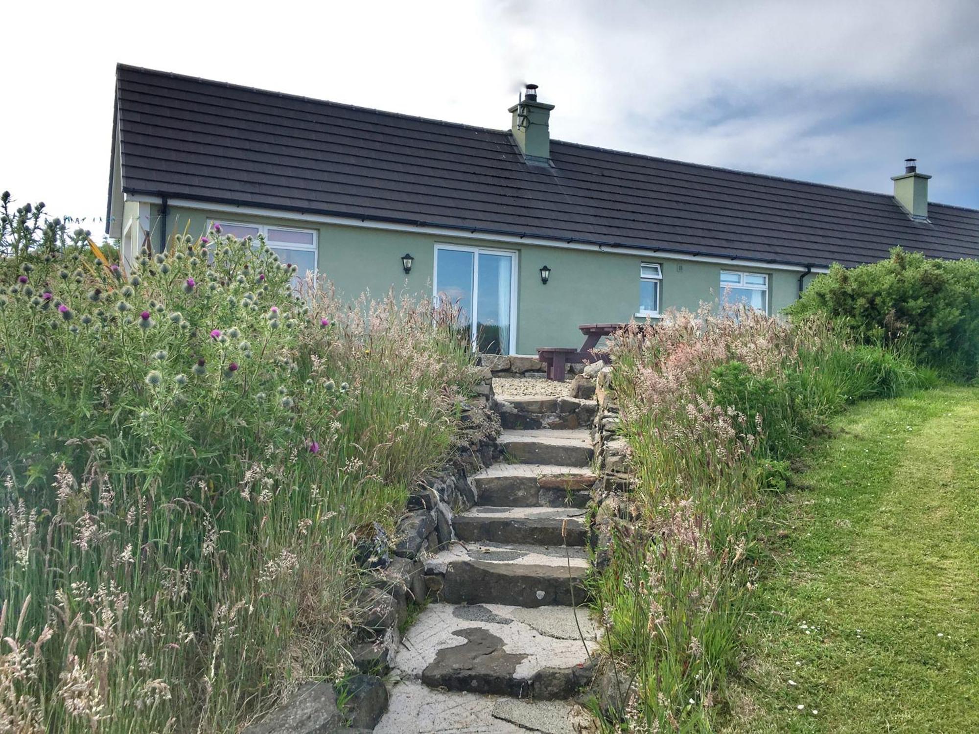 Causeway Coast Country Cottage, Pet-Friendly 밸리캐슬 외부 사진